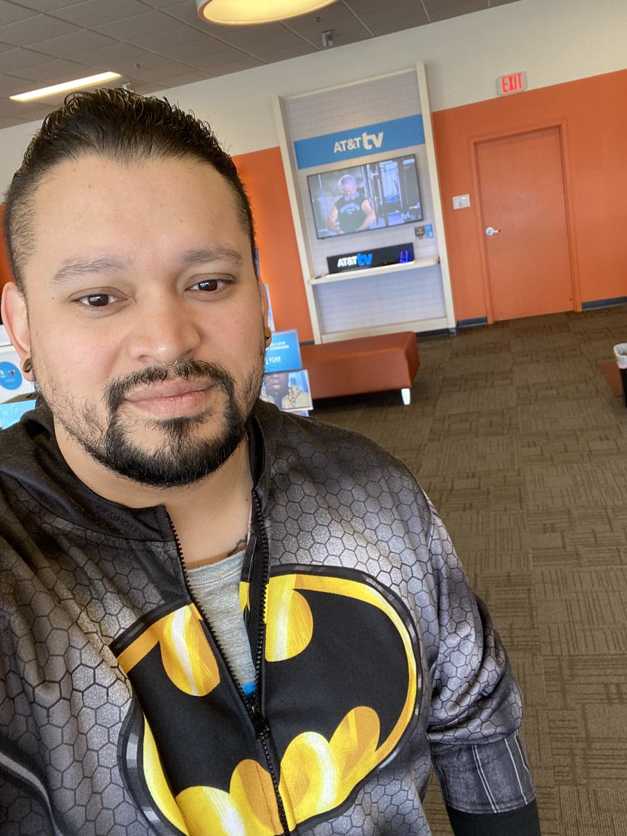 Mr_Bustos86's tweet photo. We are here to help 60 E North Ave Villa Park IL 60181 #PrimeComms #ATT #MidwestSuperHeroWeekend It’s not who I am underneath, but what I do that defines me.
< Bruce Wayne > https://t.co/Hh5iFg7Out