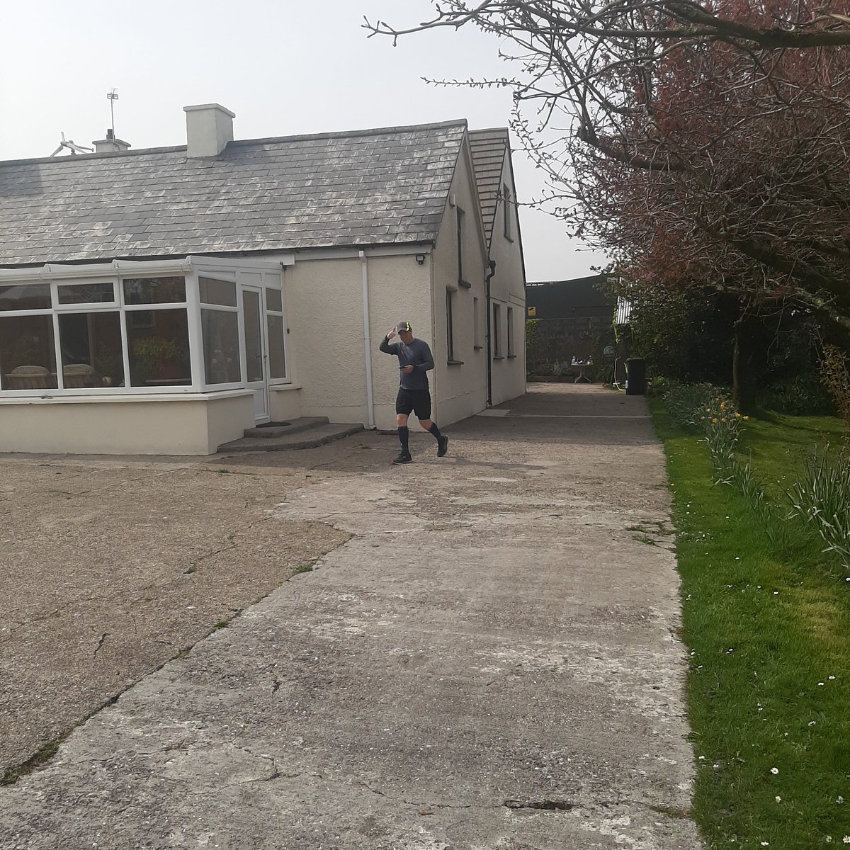 Thart ar 52 mhíle déanta!  13 le dul. <a href="/saolodheas/">Saol ó Dheas RnaG</a> <a href="/NuachtBnG/">Nuacht an Deiscirt</a> <a href="/NuachtRTE/">Nuacht RTÉ</a> Ar son <a href="/cf_ireland/">CF Ireland</a> <a href="/tdefaoite/">Tomas de Faoite</a>  gofundme.com/f/65miles-for-…