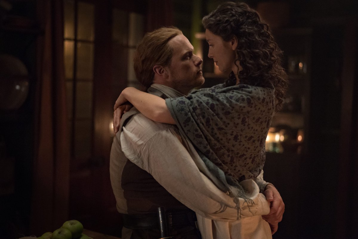 OutlanderfanCZ's tweet photo. #Outlander 5.08 "Famous Last Words" official images #TheFrasers #TheFieryCross #OutlanderSeason5 https://t.co/xDVPxfc58u https://t.co/EzwFk09InZ