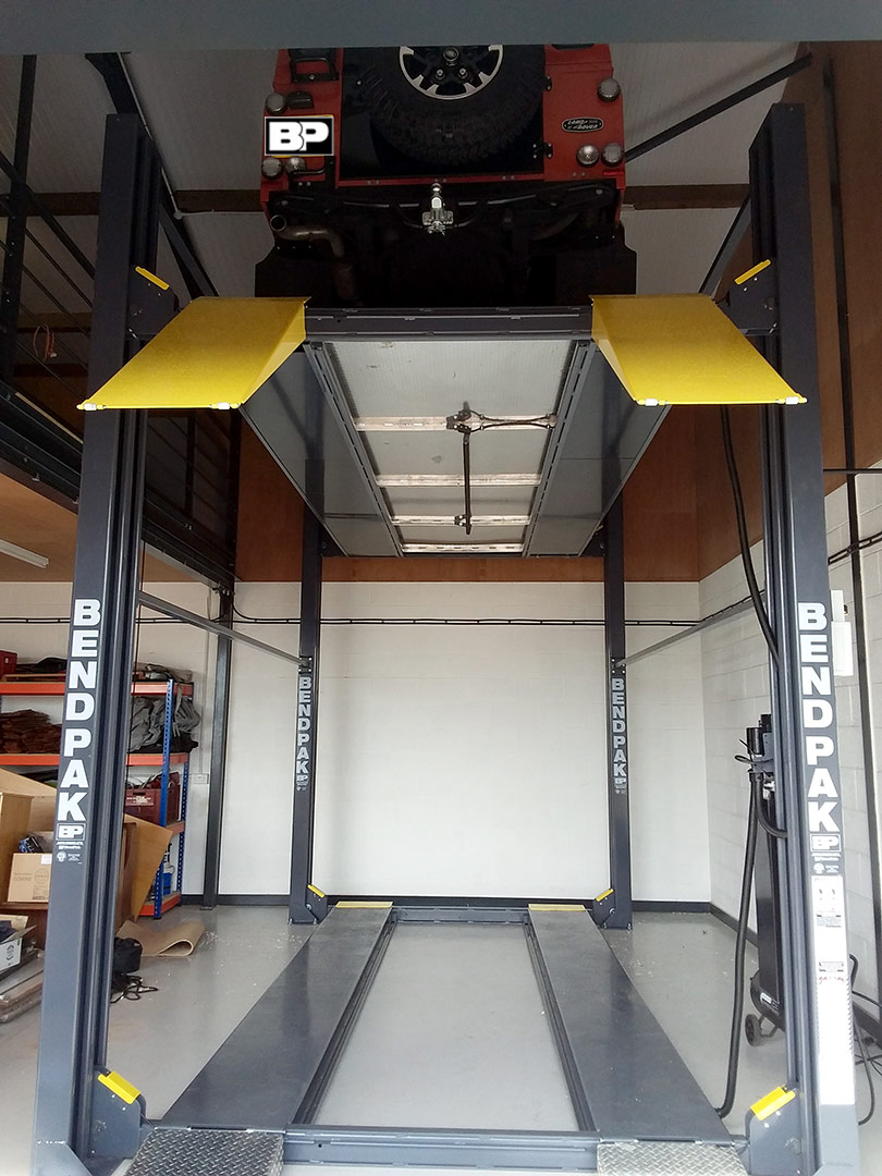 LiftmasterLtd's tweet image. Here we have the 1st installation of the amazing BendPak 3 car storage system (HDS973P) in the UK! In a private garage in #Herefordshire tripling his current parking capacity in the same spot!

#carparkingsystems #carparkinglift #homeparkingsolutions #carparkingsolutions