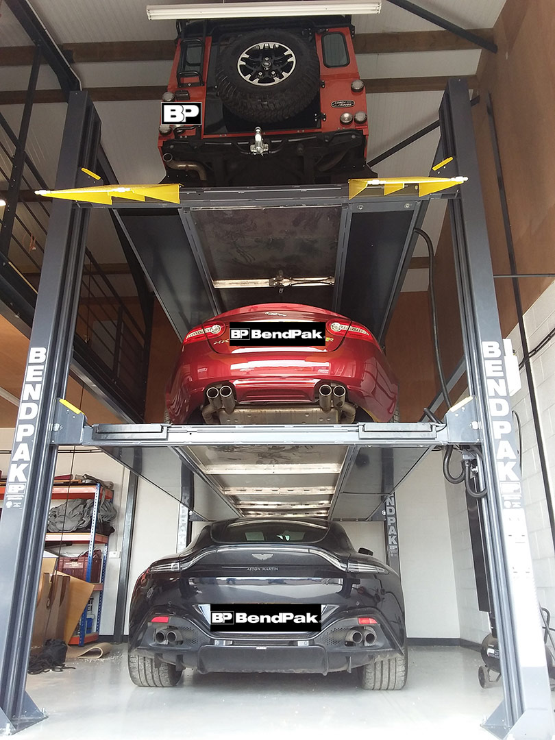 LiftmasterLtd's tweet image. Here we have the 1st installation of the amazing BendPak 3 car storage system (HDS973P) in the UK! In a private garage in #Herefordshire tripling his current parking capacity in the same spot!

#carparkingsystems #carparkinglift #homeparkingsolutions #carparkingsolutions