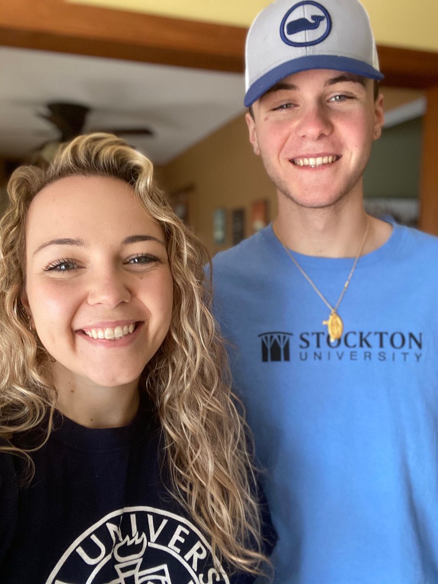 AMSRagan's tweet photo. There Ragan Family is #avenelstrong ⁦@avenelmiddle⁩ #keanuniversity #stocktonuniversity https://t.co/7B1qExRtjl