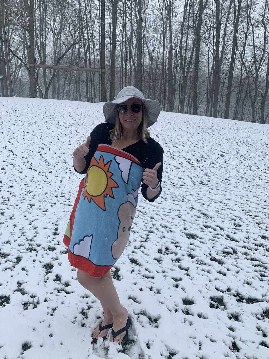 penfield2020's tweet photo. Dreaming of going to the beach to soak up some sunshine!!! ☀️@PHSDrMaloney #PenfieldStrong https://t.co/4aQrAbjPlO