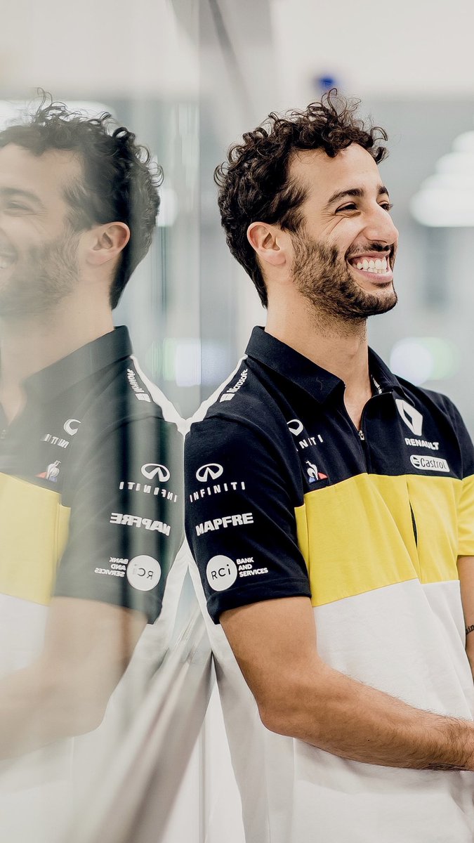 Daniel Ricciardo for Renault lockscreens.