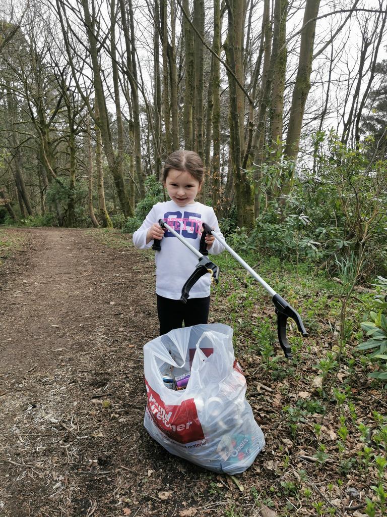 karenamarshall's tweet photo. Keeping our village tidy @NewMonklandPS https://t.co/MymS5ImsNO