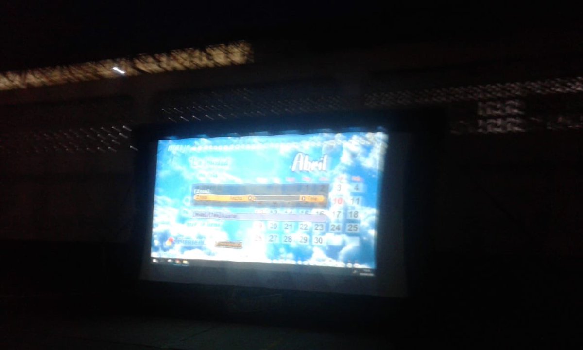 INPEC_Colombia's tweet photo. Privados de la libertad participan de actividades lúdicas de cine al patio, gracias a la gestión de las directivas del Establecimiento, quienes instalaron una pantalla en el penal para la proyección de películas. https://t.co/AGR6s4vQZ5