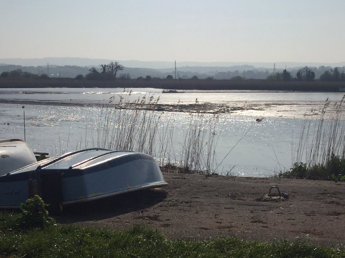 JLDrapes's tweet photo. Low tide at Topsham. #onehourout https://t.co/m0A6xkvPzD