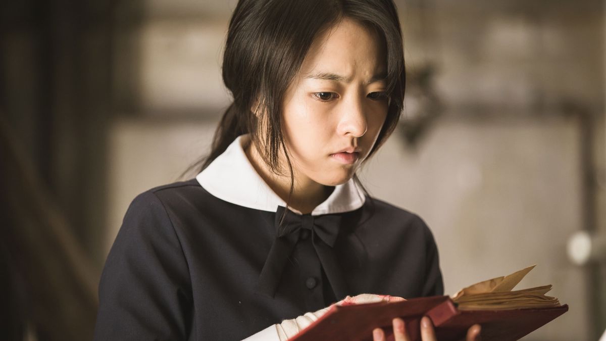 кон е. лошадь профиль и анфас. школа кенсон. кон е. кон е.