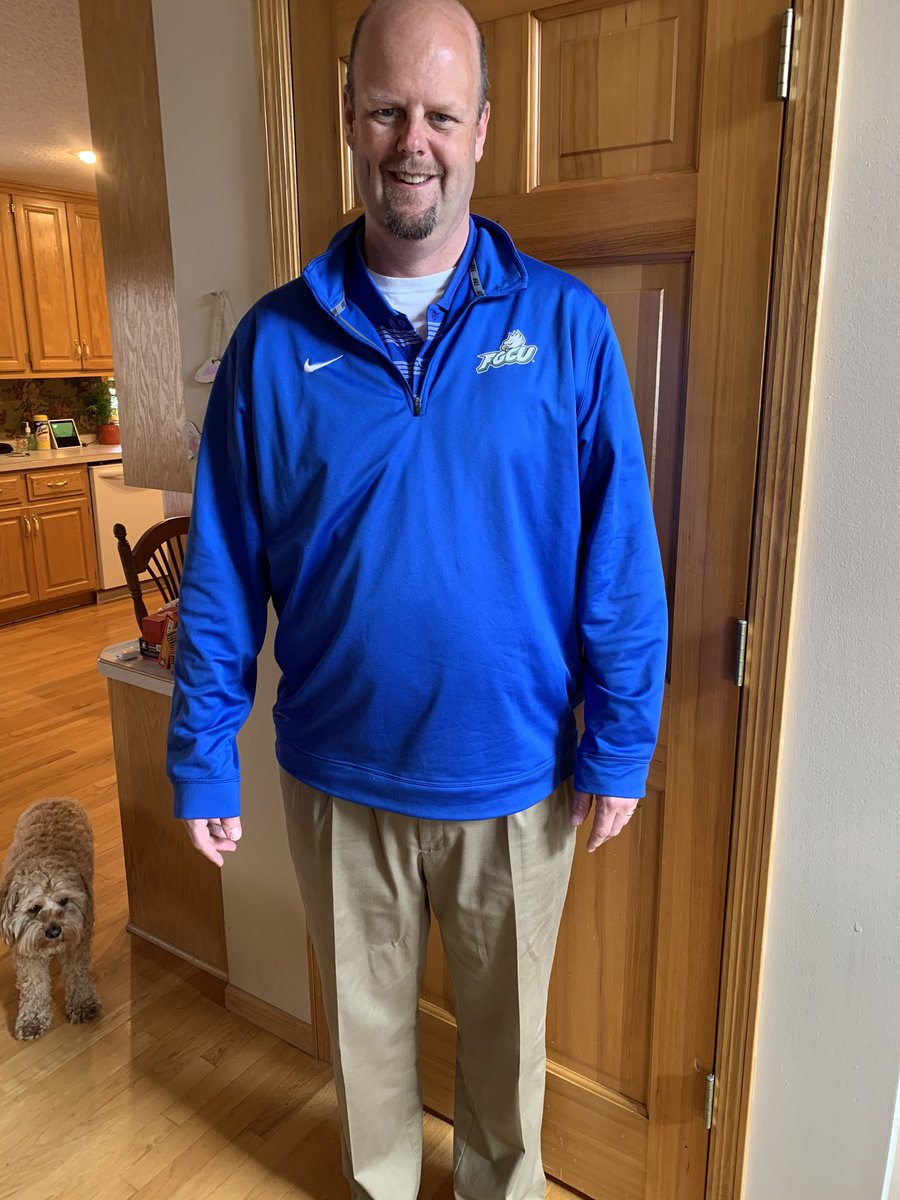 EVHSAthletics's tweet photo. Remember to share your #EVHSDistanceSpirit photos today! Today is Jeans or Khakis day! https://t.co/f4GOe7435l