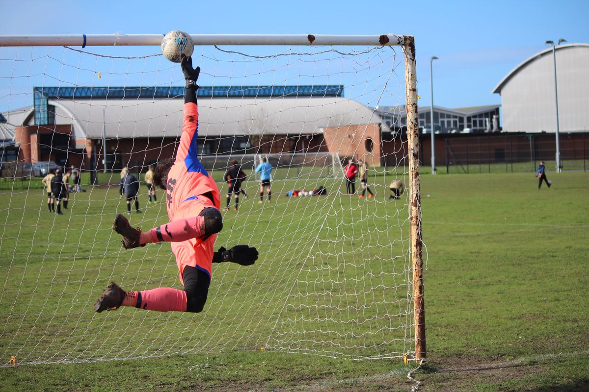 Matthews95Ryan's tweet photo. Thanks.. @mrlknightt 
 If you’re a football person join the challenge of posting a footy pic, once nominated u have 24hrs to post picture of yourself as a player or donate £30 to charityi nominate @TomSonner16  @dylan36101247  @Sheppard17 https://t.co/oRzUo8TXqx
