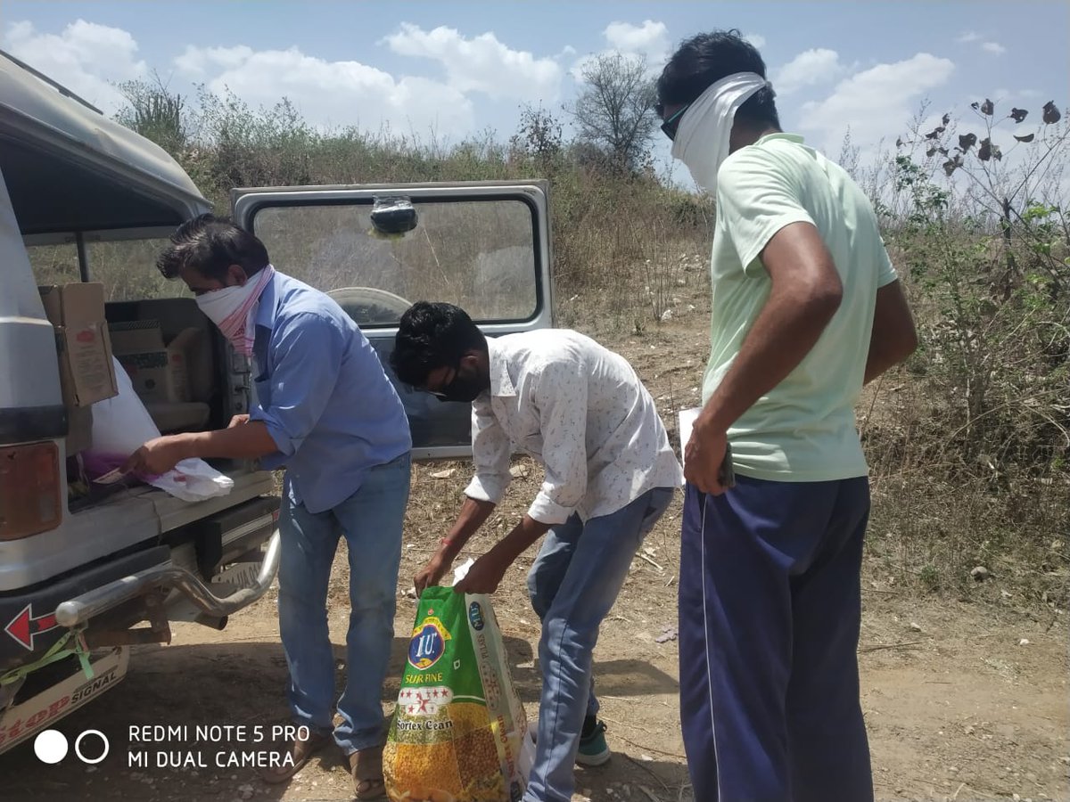 AICCTUhq's tweet image. AIPWA-AICCTU relief work among workers continues in Udaipur. #coronavirusinindia #CoronavirusOutbreak #Helpstrandedworkers #LockdownWithoutPlan