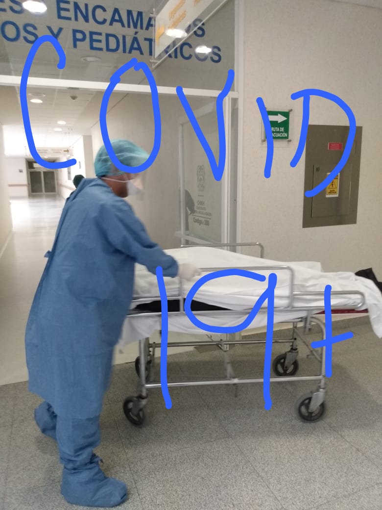 EmergenciaAgsMx's tweet image. #URGENTE

¡A VER SI ASÍ TE METES EN TU CASA!

Se confirma por parte de autoridades sanitarias el primer deceso de un hombre de 59 años, bajo ventilación mecánica asistida, quien muere hace unas horas en las instalaciones del #HospitalHidalgo luego de no resistir a la infección.