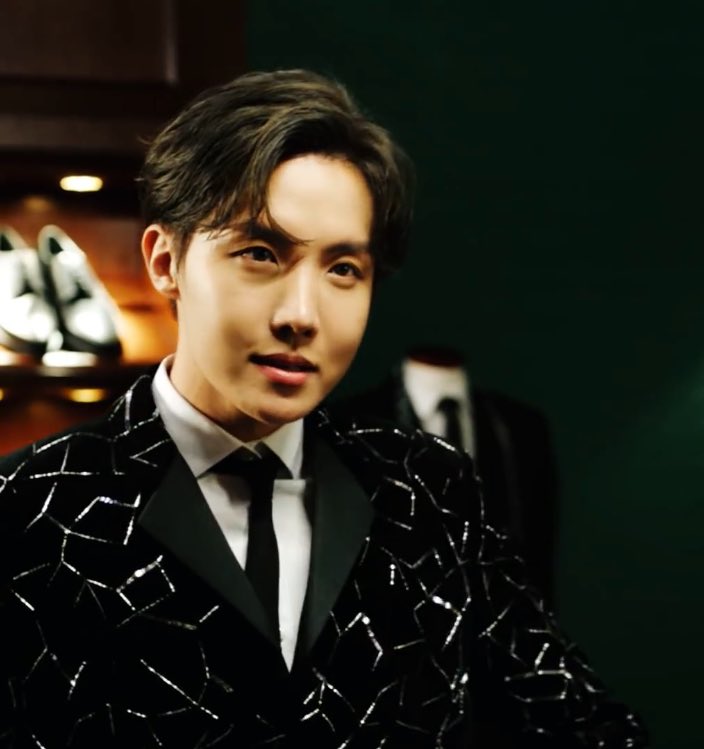 let me tell you something: hoseok ATE that music video.