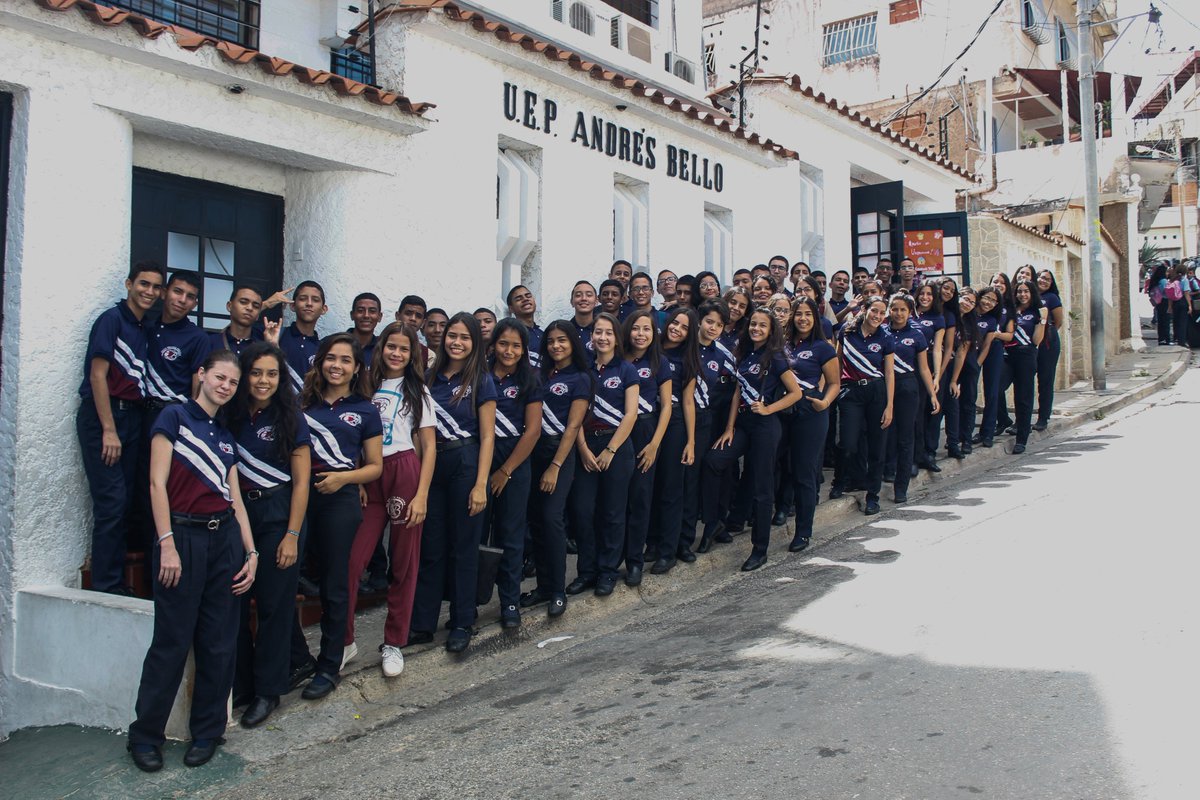 Descubre los hechos más importantes de nuestros proyectos en nuestro sitio web fundasitio.org sección #FundaSitioAlDía Tema de hoy: "El empoderamiento educativo de los jóvenes venezolanos" #ProyectoLottus bit.ly/3c60gHc ¡Disfrútalo!

#10Abril #Noticias