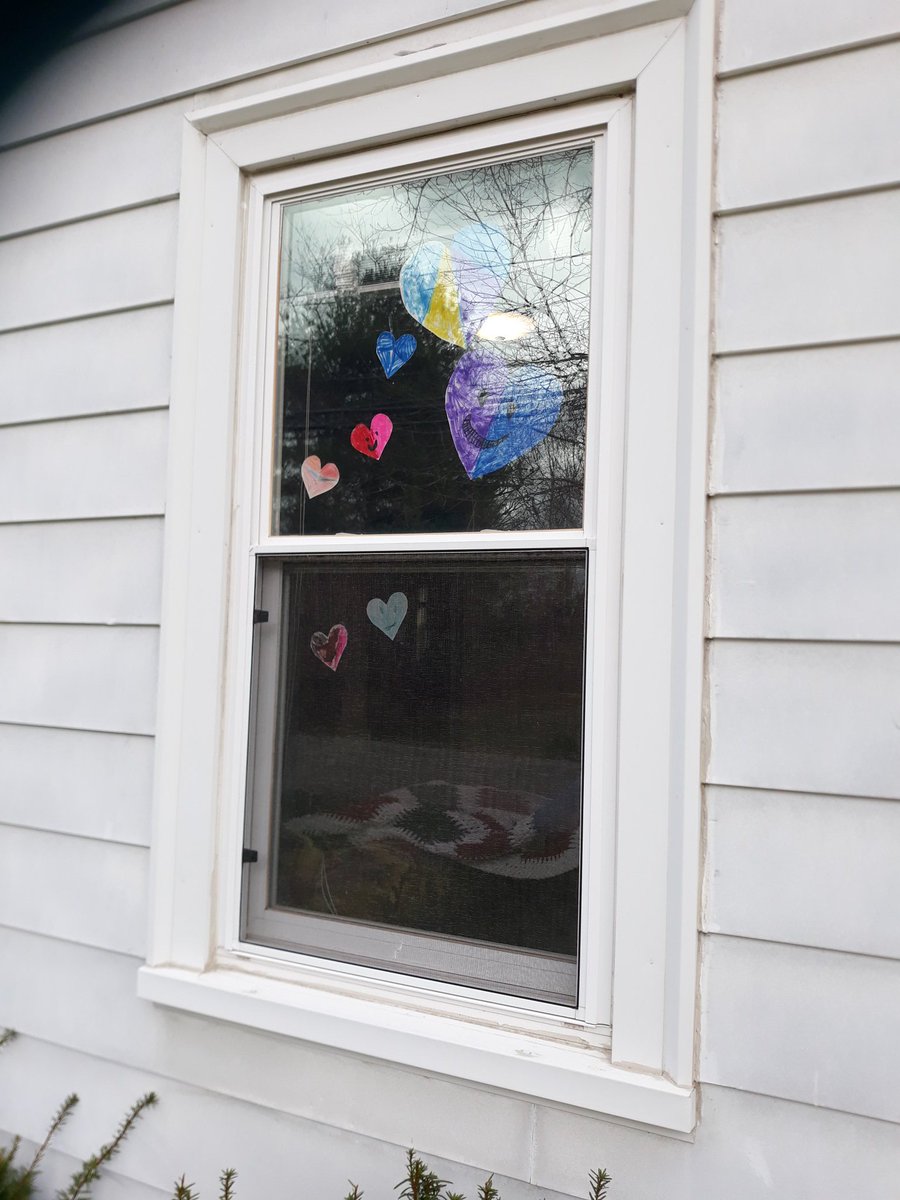 may_jhenn666's tweet photo. Logen and Bryan colored hearts for our windows to share their love and show Norton school pride ❤
#HeartsInTheWindow #NPSSharesTheLove #NPSPride #littleschoolbigheart https://t.co/2C5nAisrfC
