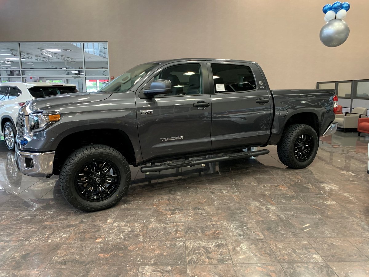 Freeman_Toyota's tweet photo. Freeman Toyota is here for YOU! If you're looking for a vehicle, give us a call to book appointment. We Deliver!! Freeman Toyota Sales π 844-242-5308 π #WeDeliver #ComeSeeFreeman #FreemanToyota2020 #Tundra https://t.co/qQHrZbSbIa
