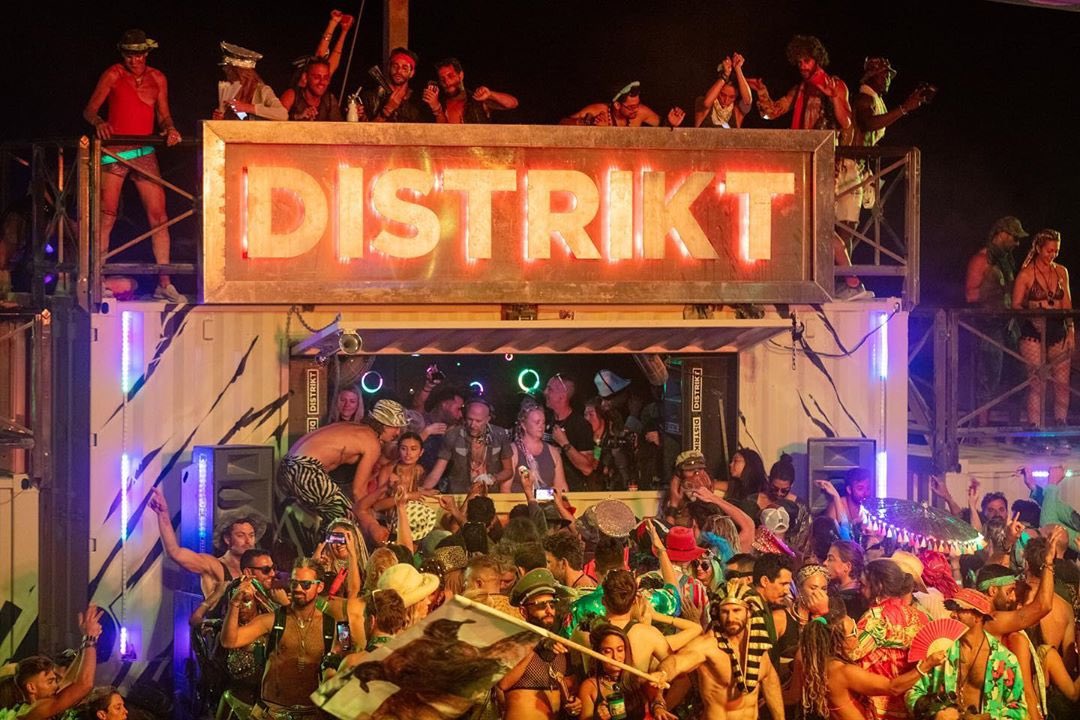 #flashbackfriday to #DISTRIKT #DISTRIKT2019 #burningman #burningman2019 🔥🔊🎉🖤🕺🎧🎶💃🏼🎊⠀