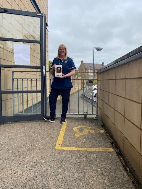 MidlothianHSCP's tweet image. Thanks so much to @dobbies for the fantastic donation of Easter eggs for our frontline health &amp;amp; social care staff. Eggs were distributed far and wide but here's some District Nurses in #Penicuik &amp;amp; some Care at Home staff getting to grips with theirs #GoodEggs #KindnessMidlothian
