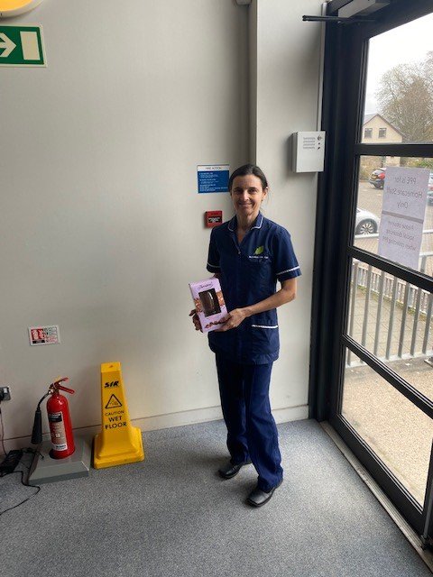 MidlothianHSCP's tweet image. Thanks so much to @dobbies for the fantastic donation of Easter eggs for our frontline health &amp;amp; social care staff. Eggs were distributed far and wide but here's some District Nurses in #Penicuik &amp;amp; some Care at Home staff getting to grips with theirs #GoodEggs #KindnessMidlothian
