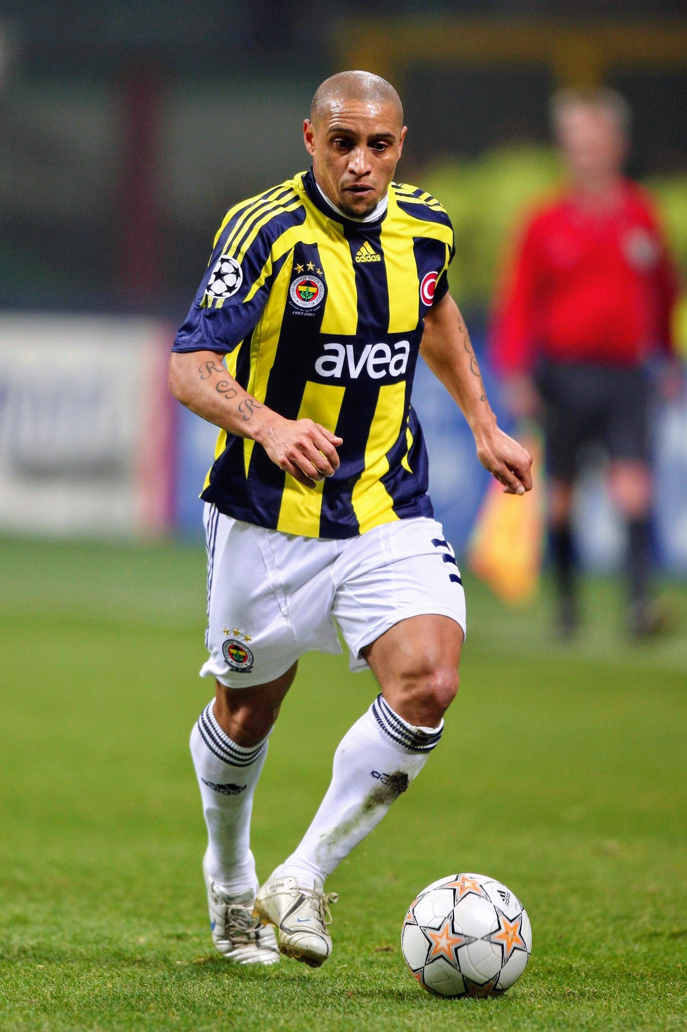  Happy birthday, Roberto Carlos   Do um günün kutlu olsun, sol beklerin efendisi 