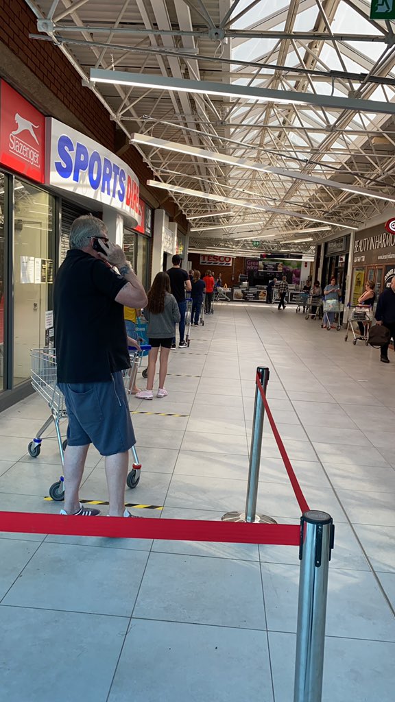 safebuddygroup's tweet photo. We want to wish all our #volunteers a very #HappyEaster - thank you for queuing to shop for the elderly &amp;     vulnerable in Styvechale &amp; Finham #Coventry - these last 2 days have seen some 30 min + queues just to get into the store 😱 - thank you for your support 👏👏👏 https://t.co/rt3tvAwYMx