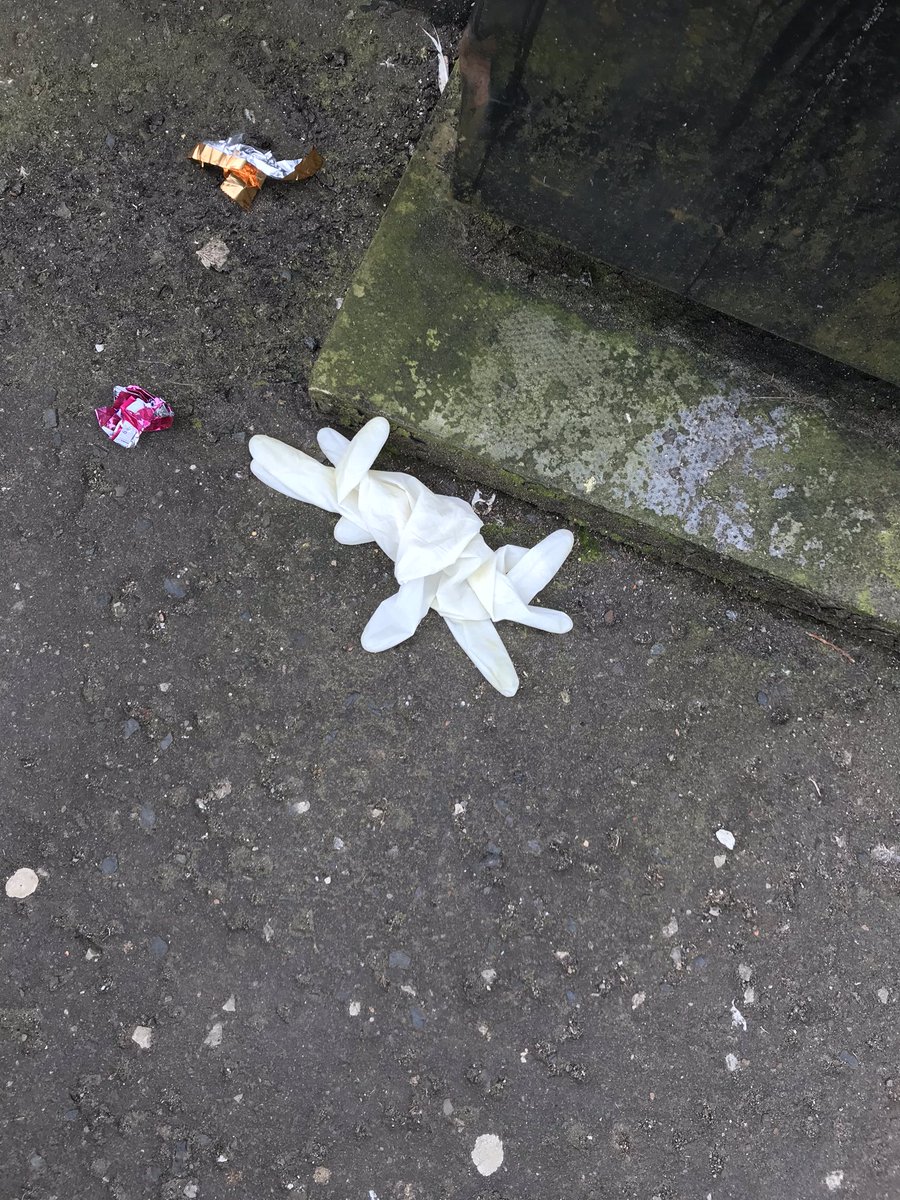murrayf00te's tweet photo. If you are wearing rubber gloves for your own protection please dispose of them properly to protect everyone else. Don’t leave it for others to do what you should do yourself. https://t.co/RWeadjQ6Ix