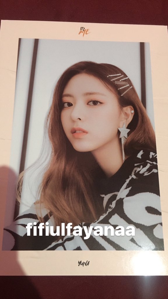 WTT/WANT TO TRADE 
ITZY-ITz Me 
Have : Yuna Cover Postcard
Want : Ryujin/Yeji/Chaeryeong Cover Postcard

INA ONLY 
Bisa trade via shopee
Yang minat trade reply/DM ya. Thank you😊 
@ITZYtradePC <a href="/ItzyTrade/">ITZY TRADE</a>