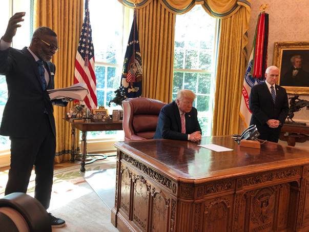 Acosta's tweet photo. Bishop Harry Jackson of Maryland leads Easter prayer in Oval Office on Good Friday. https://t.co/X6lBQkfJh3