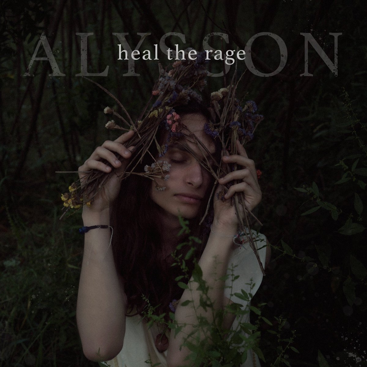 wearealysson's tweet photo. LISTEN TO LIGHTS OF THE MORNING ON SPOTIFY: https://t.co/6SFzqCIC9r https://t.co/oD4egO8hkU