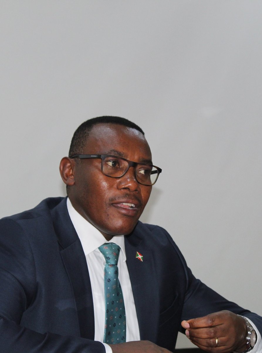  Le ministre  @dr_thaddee nomme ce 10/04/2020 un Comité scientifique élargi chargé de la mise en place au  #Burundi d'un  #Protocole de prise en charge et suivi d'un malade de  #COVIDー19