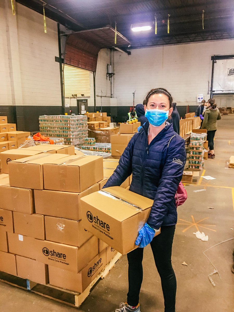 ColliersPhilly's tweet photo. In the wake of #COVID19, Colliers' @LizMorrowPhilly is spending her free time helping distribute meals to those in need. Thank you to Liz and the countless #ForPhilly volunteers! Please visit https://t.co/G9uglkB66c to see how you can help. | #LoveColliers #ColliersForGood https://t.co/eiYhG0NuCd