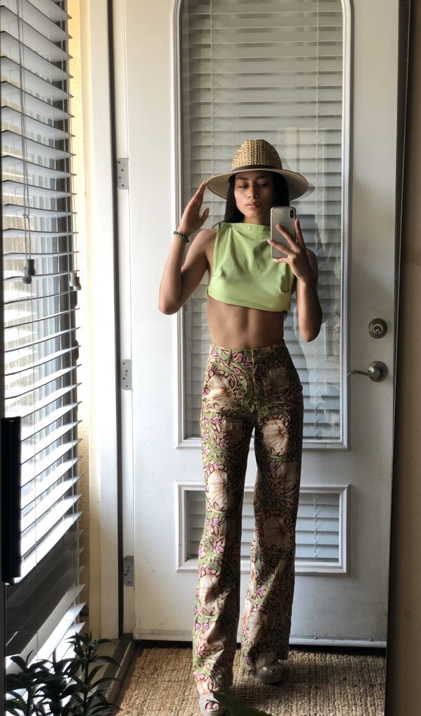 pimpmama_g's tweet photo. Come over, it’s greener 💚 https://t.co/HowRZEbMla