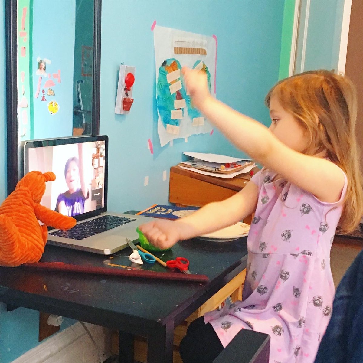GreenIvyBPM's tweet photo. Some Friday morning #Mandarin time with Victoire!

For more on our #RemoteLearning approach: https://t.co/cNkuh2LPH3 #VirtualClassroom https://t.co/NgEDNYjPDs
