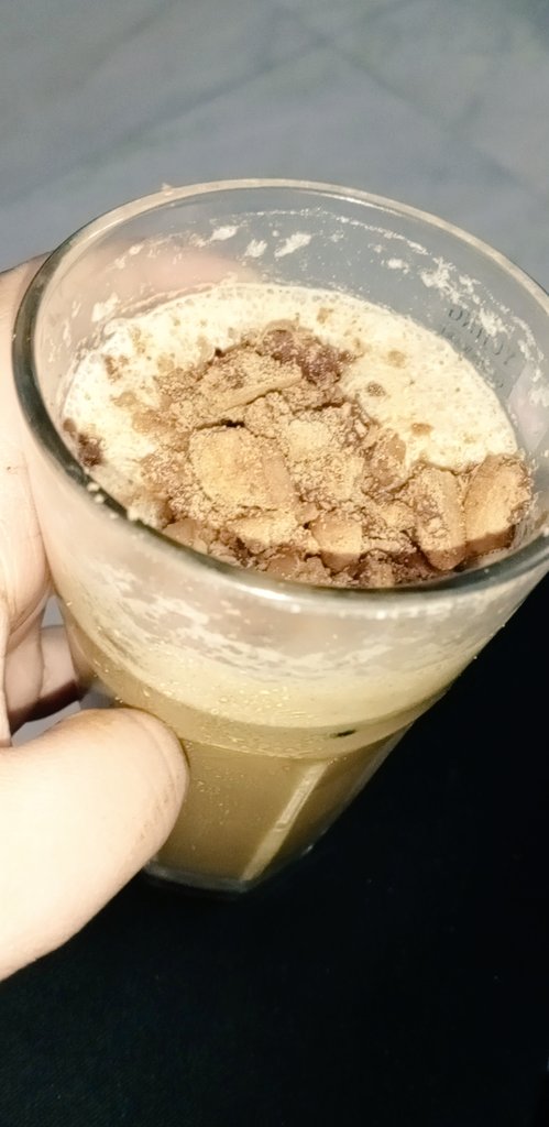 DishaChopra5's tweet photo. Was trying to make #dalgonacoffee  But u know, "itna kaun phente yarr" so made this cold coffe.. 
#coldcoffee Is real love ❤❤

#GoodFriday #StayHome #Quarantine #eatandrepeat https://t.co/iCuWF7MGbm