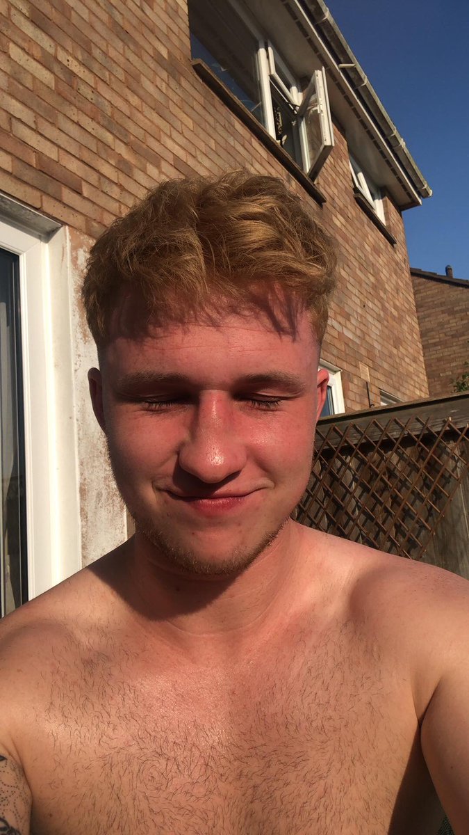 frat_omega's tweet image. 📸 SLIPPERY SILVER (GINGER) SEAL: As a result of last nights wins @HolwillBill has to dye his hair silver. Unfortunately Tesco’s finest only managed to get it ginger. Love the commitment though. #OFFC