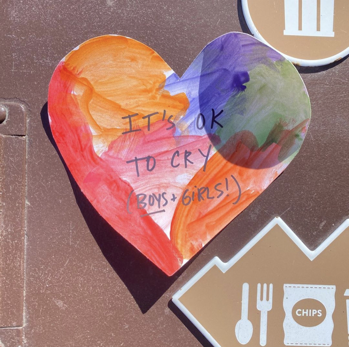 VailGov's tweet photo. These colorful notes have been spotted all around town.

THANK YOU to the mysterious Sunshine Bandit for spreading messages of hope and positivity! #VailStrong https://t.co/6cbCLQDMLV