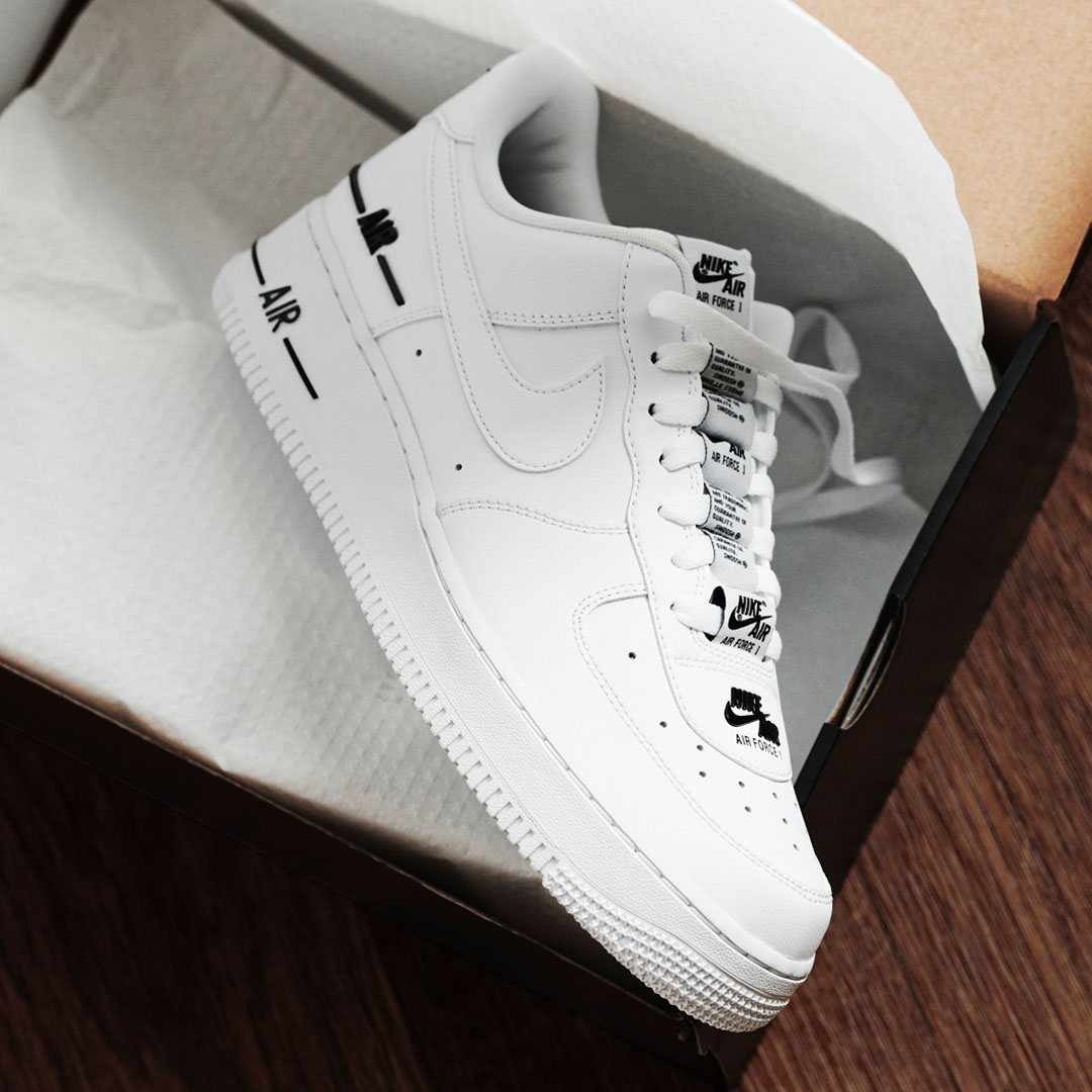 ProD_Soccer's tweet photo. Fresh out the box โช๏ธ #UnlockStyle with the Nike Air Force 1 07 in "White/Black" ๐
Direct to your door ๐ฒ๐ https://t.co/oLclZbrRuK https://t.co/SYRDGFcYBL