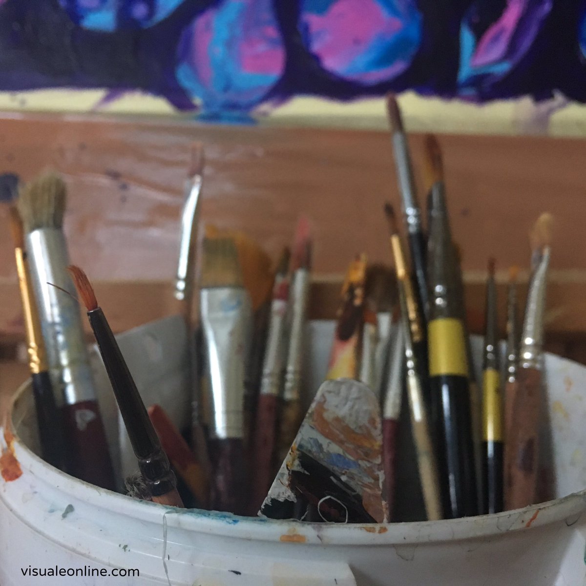 dee_visuale's tweet photo. 50+ hours into 2 new portraits I decided to work with a certain style &amp; technique after one of my clients advised me to do some more so I thought I'd have a play, I am loving the results #acrylicpaint #colourrange   #mixingcolours #contemporaryartists  #portraitpainter https://t.co/y4NeEClG9v