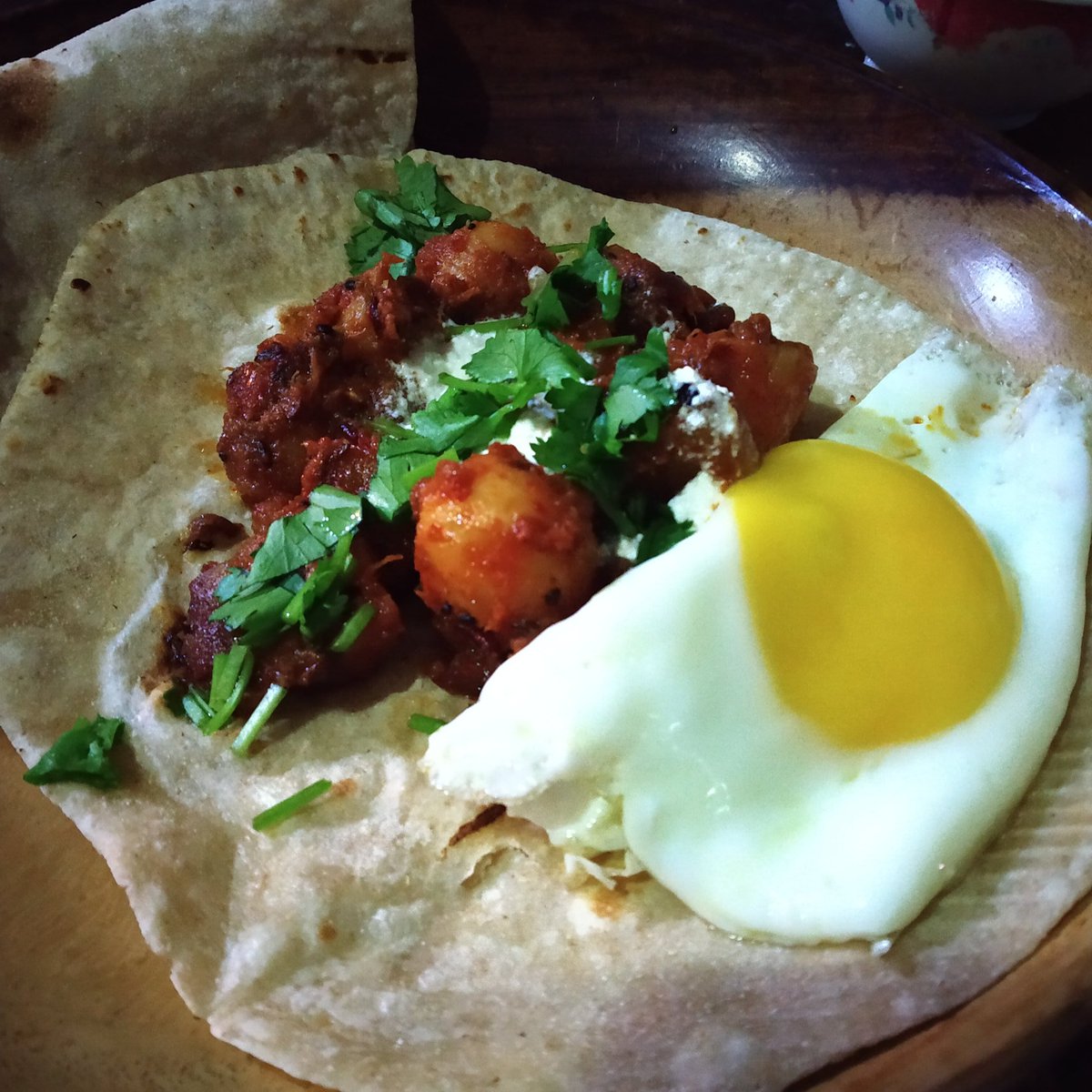 mithibaraily's tweet image. #Dinner #aloodum #rooti and #egg