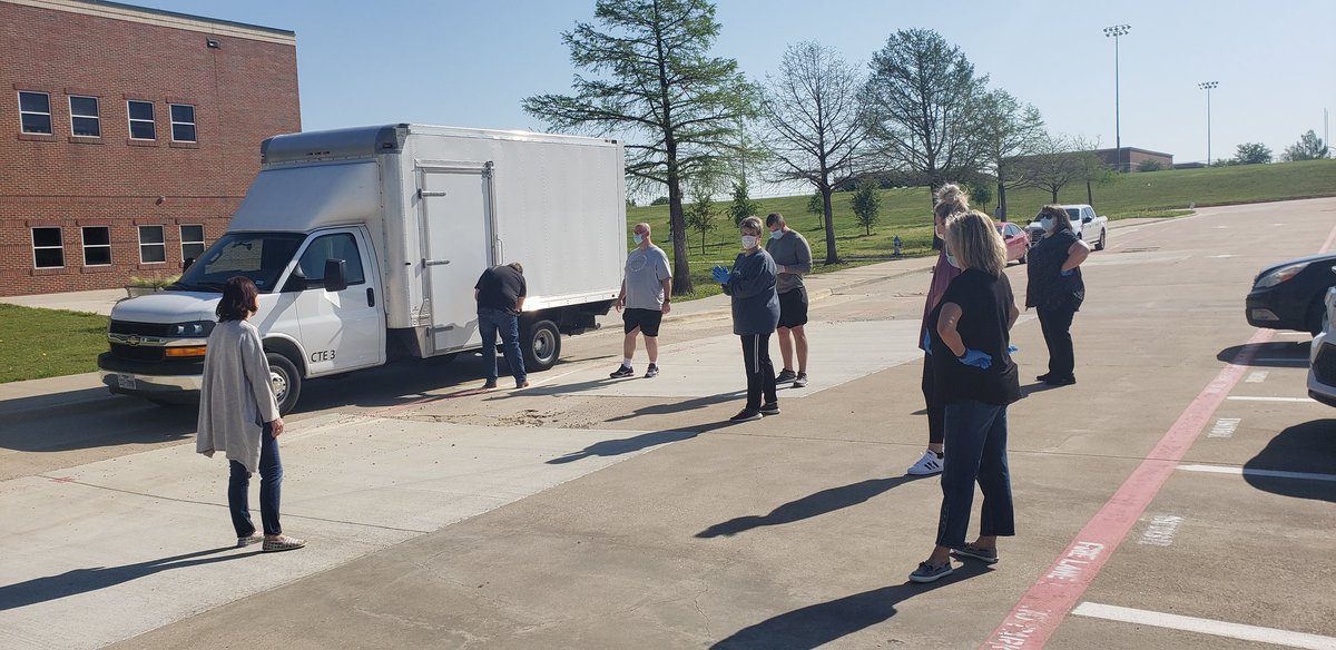 KCAL_KISD's tweet photo. 13 Nursing Homes and Hospitals are getting some much needed supplies from Keller ISD CTE @KellerISD_CTE #CTEinKISD #celebratekisd https://t.co/5HAH3uQiqs