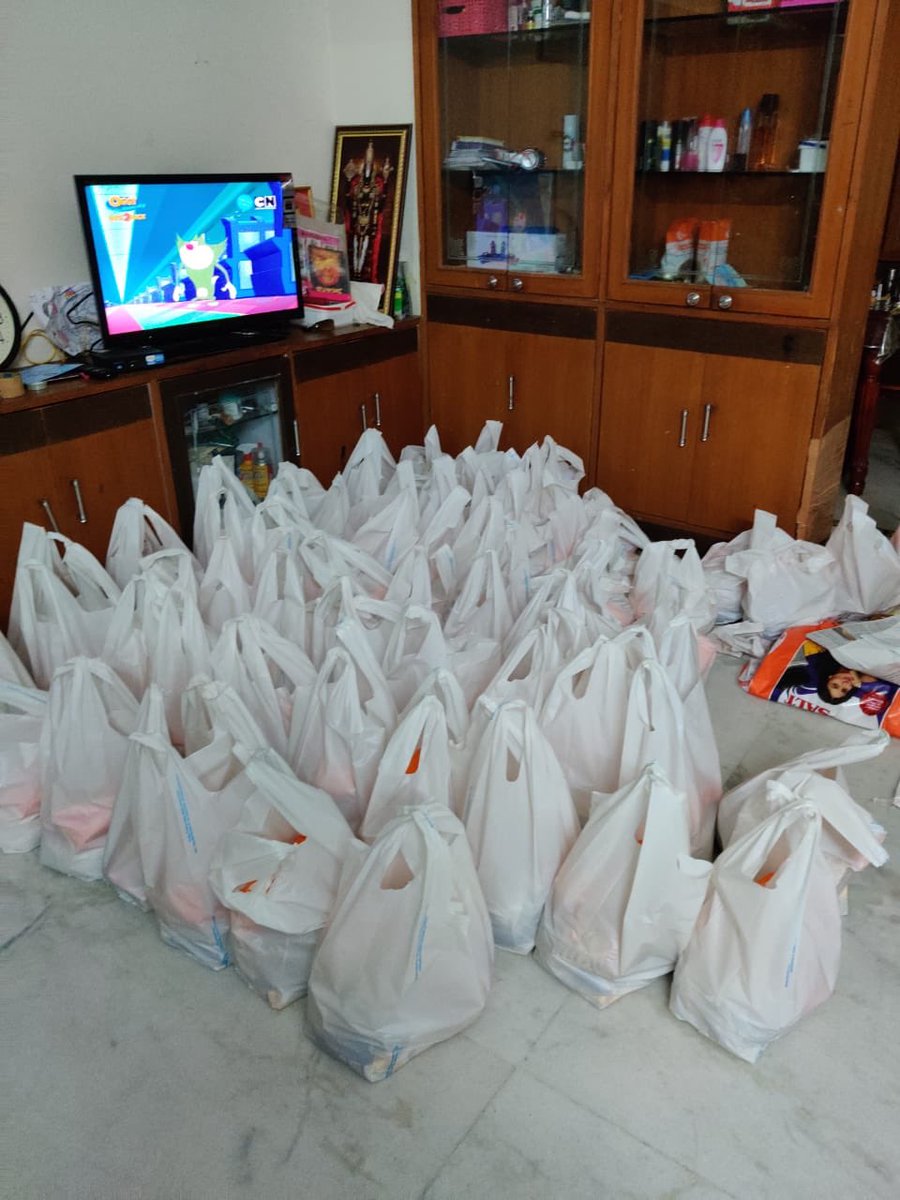 NuneBalrajBjp's tweet image. Today also distributed #Modikits through our karyakarthas #FeedTheNeedy and handed over #ThankYouCoronaWarriors letter to Medical Nursing Staff

@NarendraModi @JPNadda @blsanthosh @bandisanjay_bjp @manthriji @BJP4India @BJP4Telangana