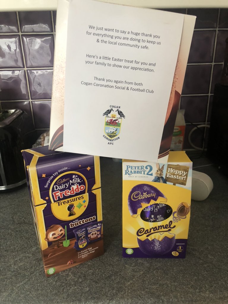 amycole06's tweet photo. Thanks to @CoganCoroAFC for our Easter eggs, much appreciated 👍🏻 https://t.co/dUMkpLssDC