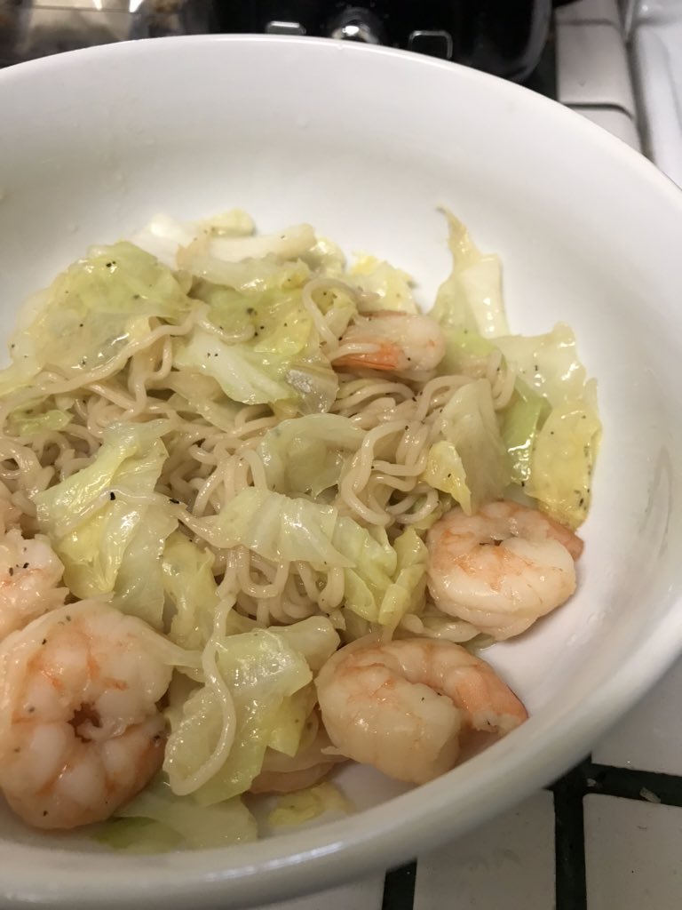 WeAreGAGE's tweet photo. It’s lunchtime! We all have to cook for ourselves under quarantine, so have a look at my lunch - Shrimp Chow Mein (pan fried noodle)! #GAGEinreallife https://t.co/gQlRkYStBz