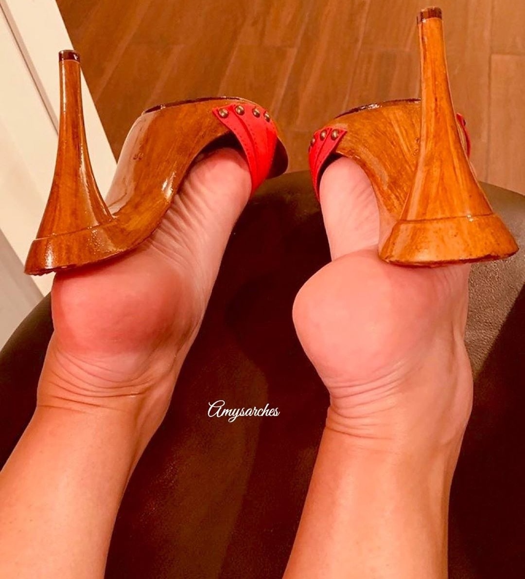 2Piessitos's tweet photo. Para los amantes de los #Tacones #feet #fetichs #piesdivinos https://t.co/NyX5YiDvtr