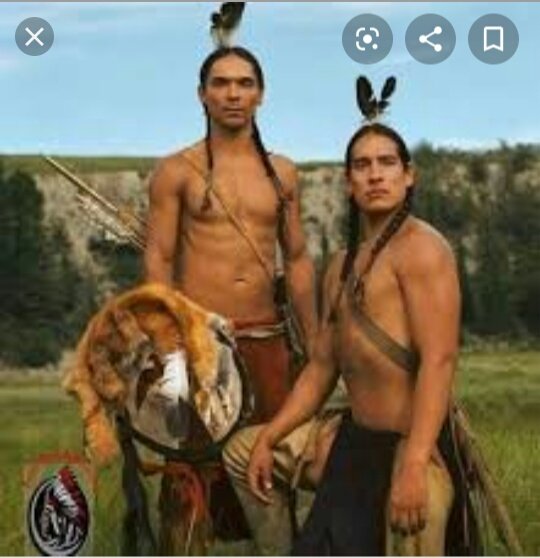 امریکا کے اصل مالک Red Indians تھے۔۔۔۔جو سب سے پہلے امریکا آے۔۔۔اور وہاں مختلف جگہوں پر آباد ہوئے۔۔۔انکے مشہور قبائل میں "شیان" کمینچی" "اپیچی" اور "بگ فٹ" شامل تھے۔۔۔لہٰذا یہ سراسر جھوٹ ہے کہ کولمبس نے امریکا دریافت کیا۔۔۔(جاری ہے)R.Indians 