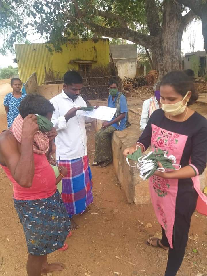 SriAnantapur's tweet image. Today #Mask &amp;amp; #pamplets are Distributed, Create #Awareness program for #Coronovirus@#Nidraghatta_Panchayuthi,#Amarapuram mandal infront of the #Anasuya_Eeranna.@ChandruduIAS @gkd600 @ysjagan @SRKRSajjala @BotchaBSN @AnantapurYSRCP @alurusamba @Iamumaa @AudimulapSuresh @IPR_AP