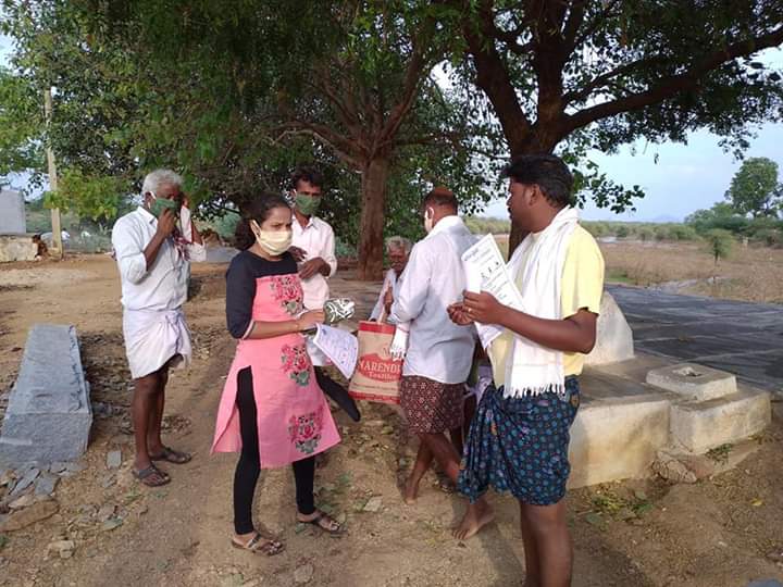 SriAnantapur's tweet image. Today #Mask &amp;amp; #pamplets are Distributed, Create #Awareness program for #Coronovirus@#Nidraghatta_Panchayuthi,#Amarapuram mandal infront of the #Anasuya_Eeranna.@ChandruduIAS @gkd600 @ysjagan @SRKRSajjala @BotchaBSN @AnantapurYSRCP @alurusamba @Iamumaa @AudimulapSuresh @IPR_AP