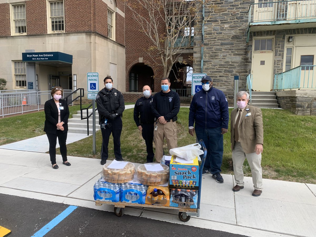 LMFOP28's tweet photo. President Layton and members of Lodge 28, delivered food and snacks to the heroic staff on the front lines at Lankenau and Bryn Mawr Hospitals caring for COVID-19 Patients in Lower Merion Township. #AllInItTogether #COVID19 #COVIDー19 #COVID19US #Heroes #lowermerion https://t.co/M6Eim4KCtn
