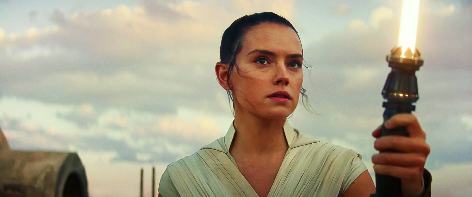 Fun fact: Daisy Ridley and David Harbour have the same birthday, and it\s today! 

Happy birthday Rey & Hopper 