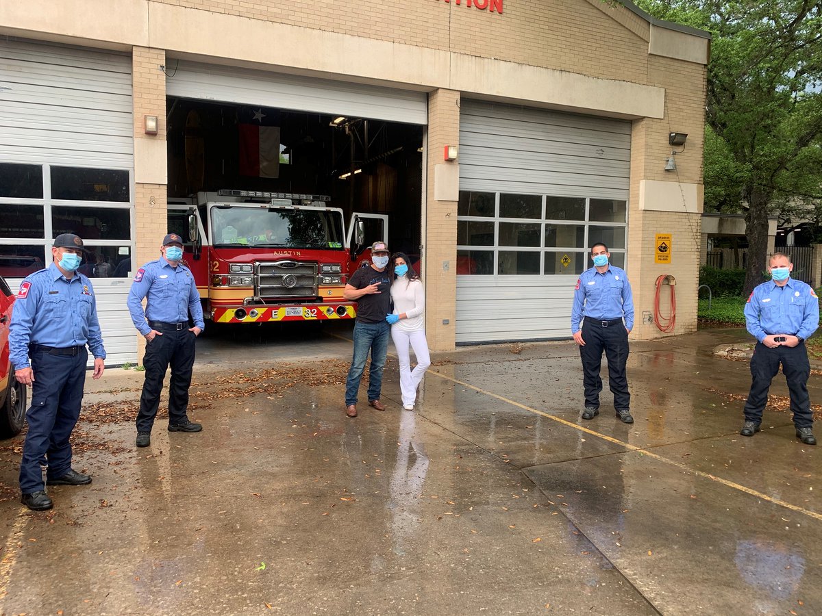 austinfiredept's tweet image. The C-shift at Station 32 got a surprise yesterday, when @McConaughey and @iamcamilaalves stopped by to let us know we&apos;re getting several 1,000 N-95 masks soon, part of their donation of 80K to healthcare workers, FFs, and police officers in #ATX and #NOLA! 📸 DC T. Smith, AFD
